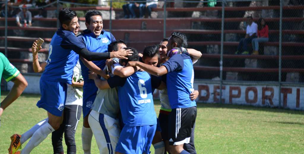 Nada de arreglos, ni escritorios, ni show: fútbol amateur, fútbol de verdad