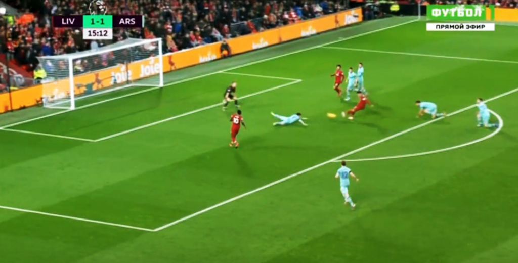 El golazo de Firmino donde dejó en el piso a tres rivales del Arsenal