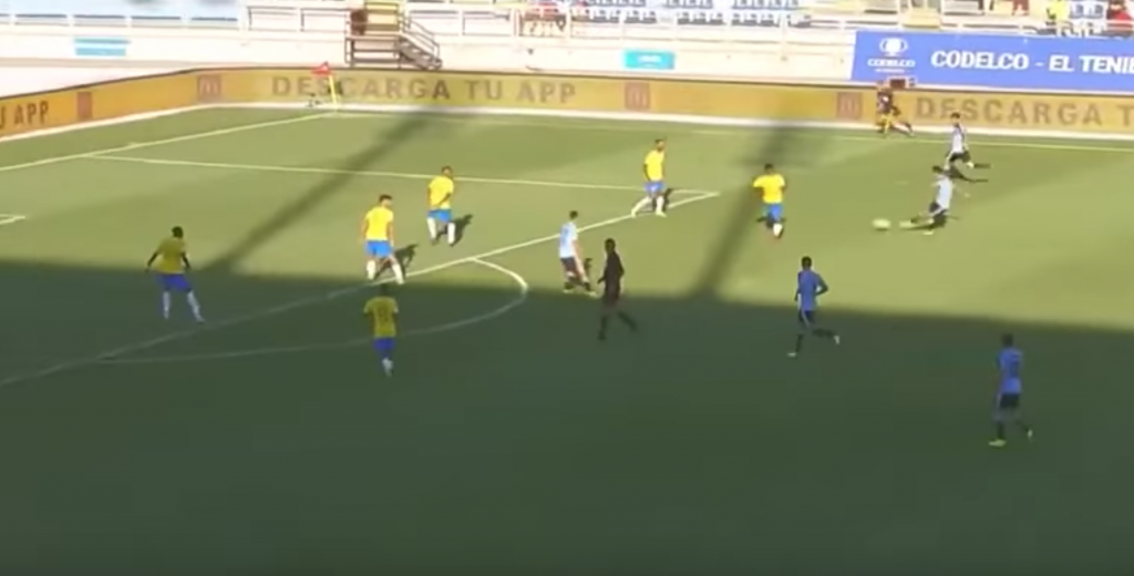 El terrible golazo de Uruguay para ganarle 3-2 a Brasil a los 92 minutos