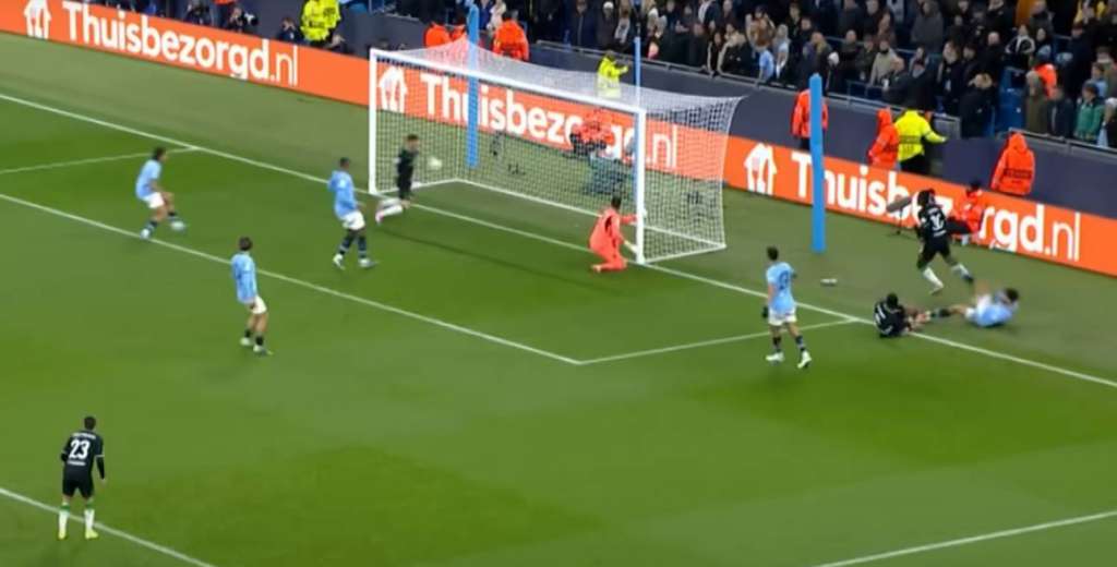 Mucho más que un golazo: el récord de Santi Giménez y el detalle en su anotación contra Manchester City