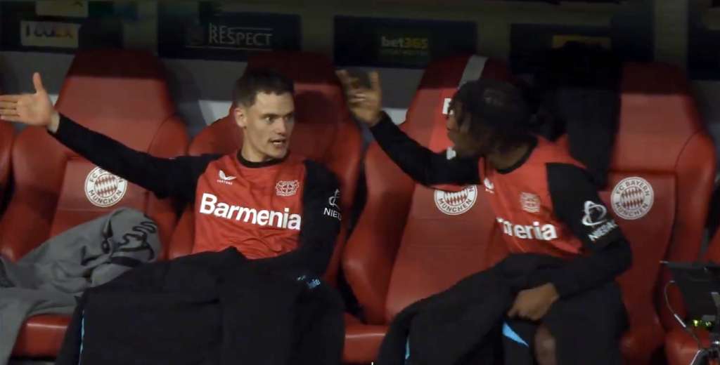 Se gritaron de todo: la feroz pelea de Wirtz y Frimpong en el banco...