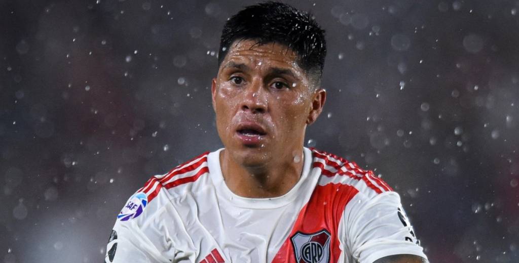 Enzo Pérez y la foto del año: con el buzo de arquero de River