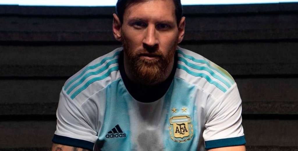 Aparecieron fotos de la nueva camiseta de Argentina de Adidas