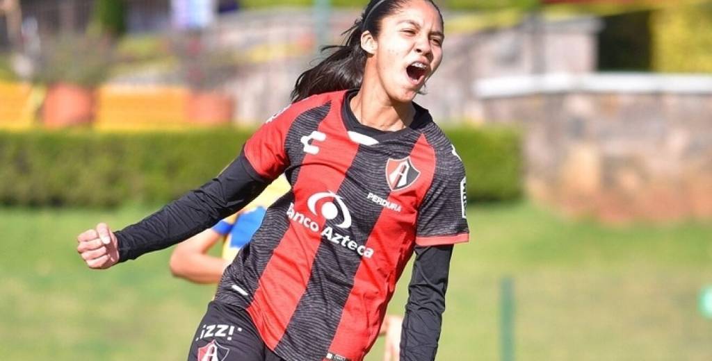 Alison González, la delantera de 19 años que hace historia en México