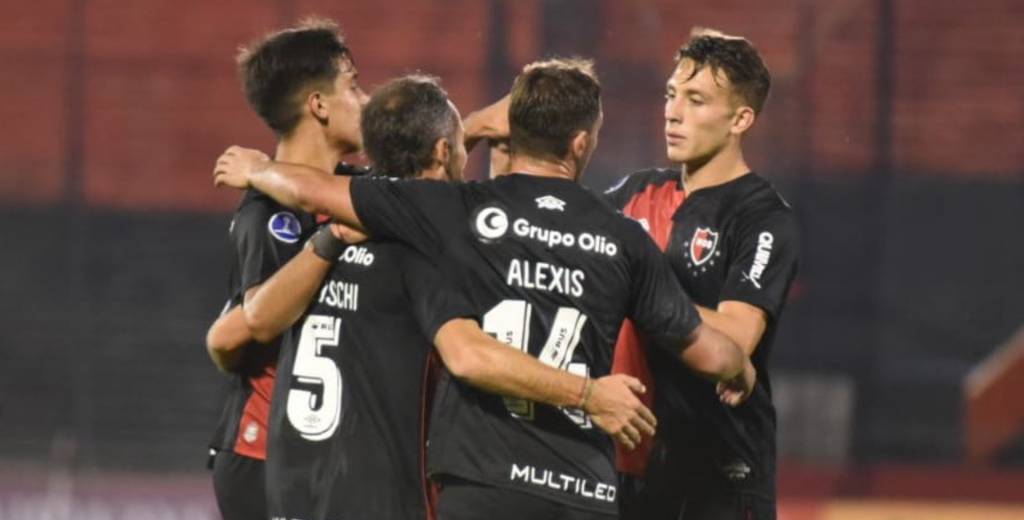 Newell's ganó y necesita un milagro para llegar a octavos