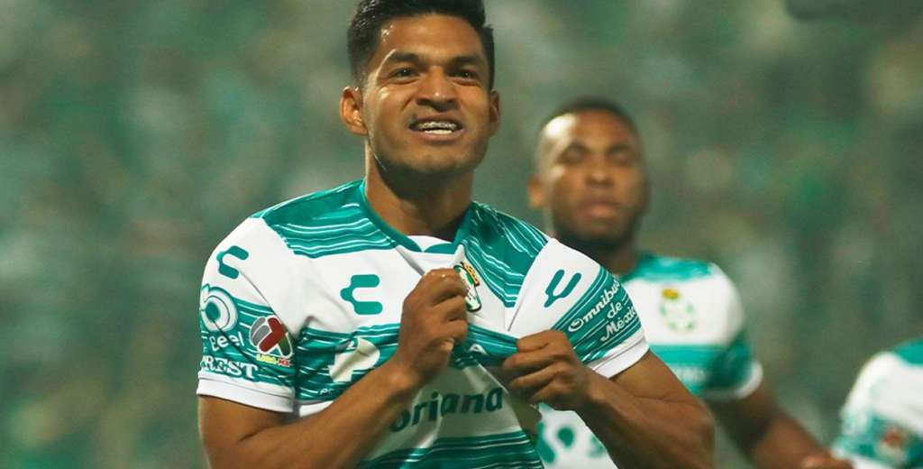 Doblete de Aguirre para la goleada del Santos Laguna