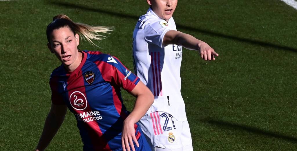 Tras una larga espera, se profesionalizó el fútbol femenino en España