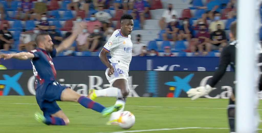 Vinicius salvó al Real Madrid con dos golazos