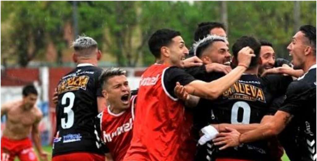 Locura: Con dos goles en el alargue, lo dio vuelta  y se trepó a la punta