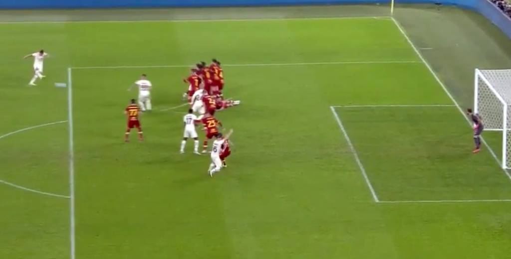 Zlatan le reventó el arco a la Roma y metió un golazo