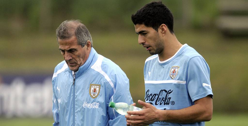 La emocionante despedida de Suárez a Tabárez