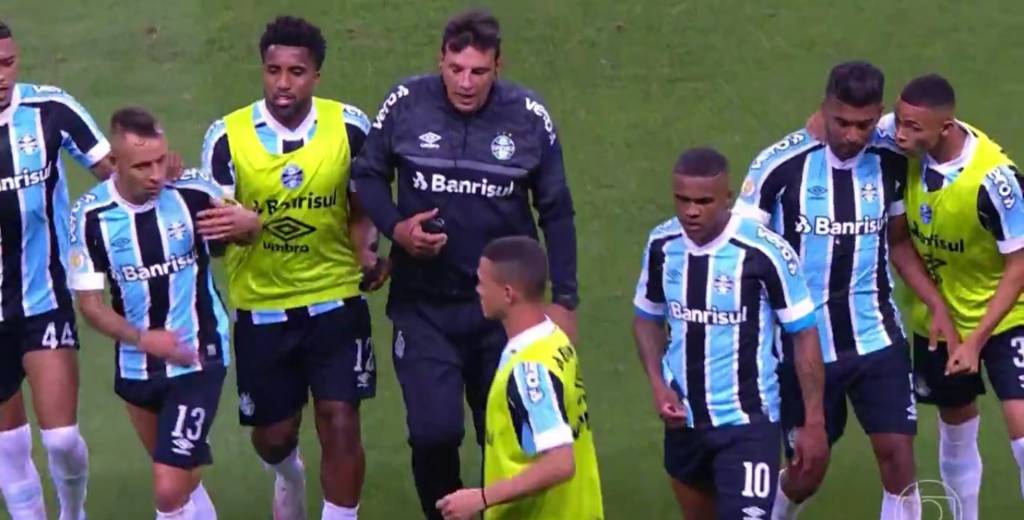 Gremio yéndose al descenso y Rafinha quiere pelearse con Thiago Santos