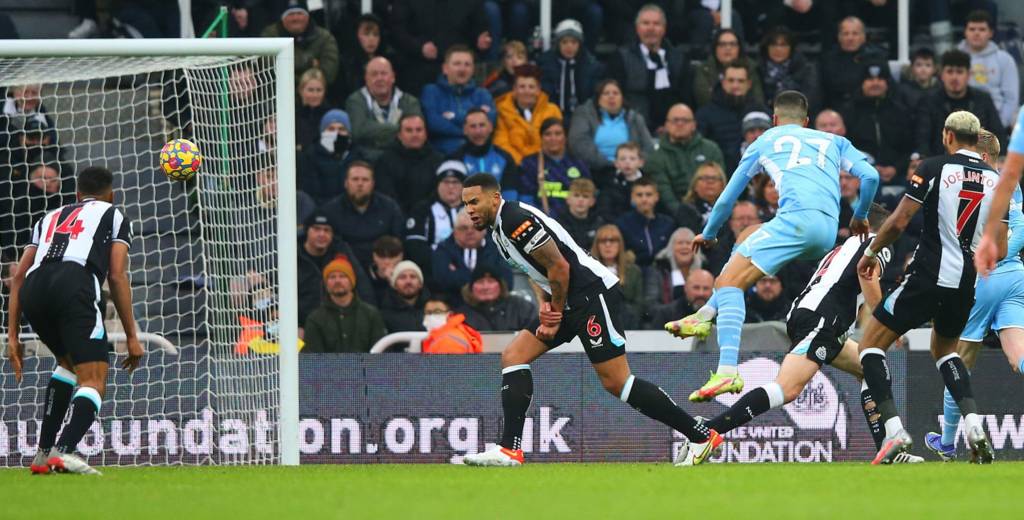 Infernal: el golazo de Cancelo al Newcastle