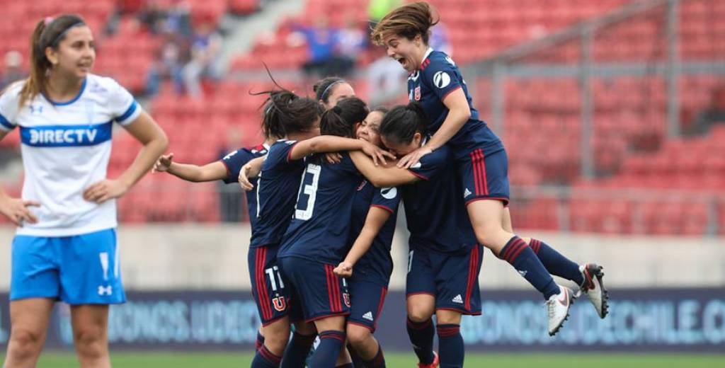 Histórico: Se profesionalizó el fútbol femenino en Chile