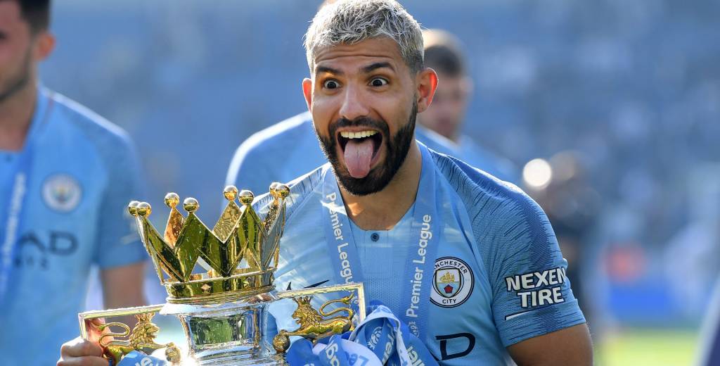 "I would be surprised if they let him go": AGUERO comments on City rumours