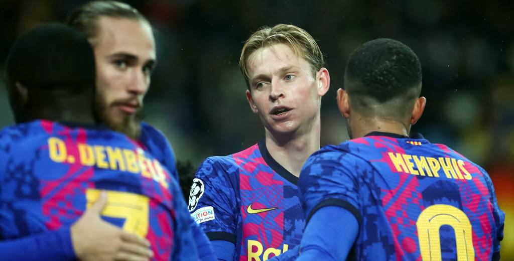 AT LAST: Manchester United to be FINALLY nearing De Jong signing