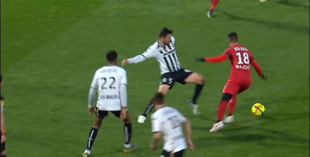 Dejó en ridículo a sus rivales: Ben Arfa eludió a medio equipo y metió un gol maradoniano