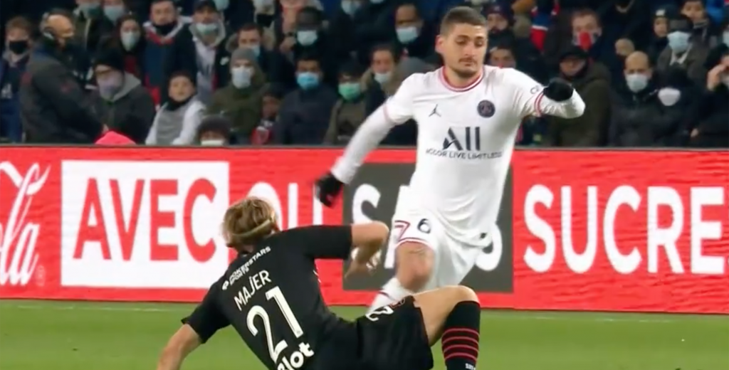 Marco Verratti dejó en el piso a un rival del Rennes