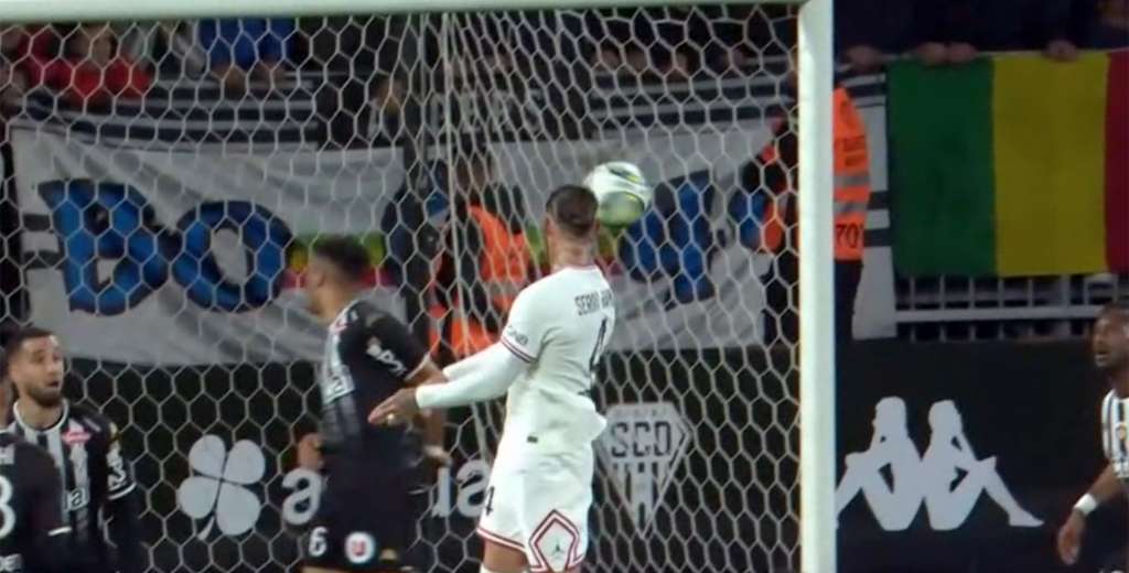 El PSG lo está por echar pero no le importa: golazo de de cabeza