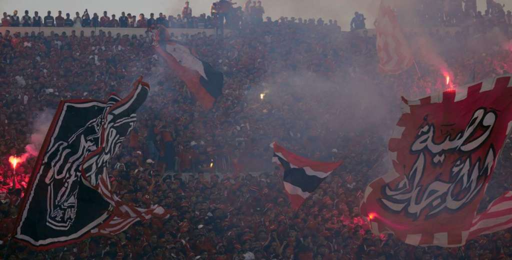 Espectacular recibimiento de la hinchada del Wydad en la final de la Champions