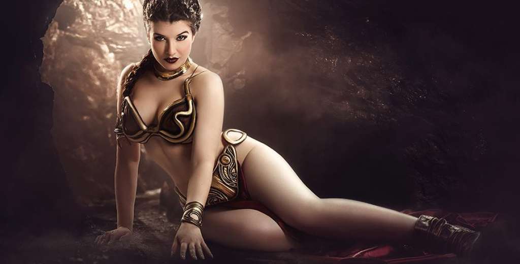 El cosplay definitivo de la princesa Leia: sensualidad, carisma y belleza