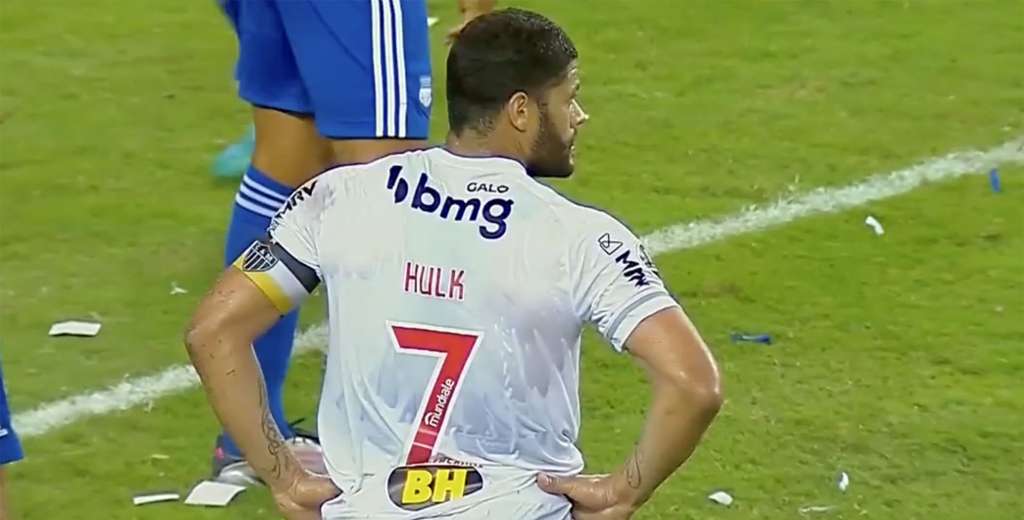 Hulk tenía el triunfo para Atlético Mineiro pero le atajaron el penal