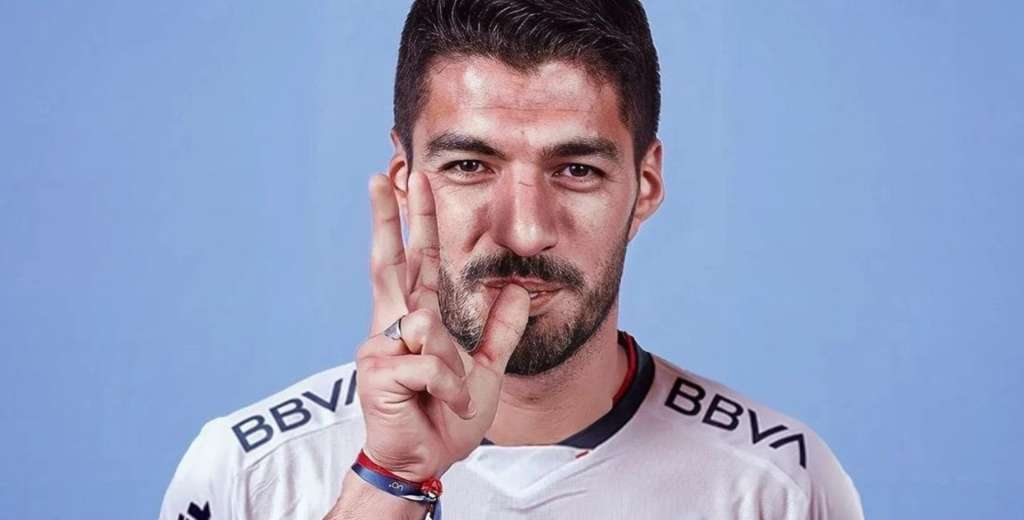 No lo dudó ni un segundo: dejó de usar la 9 para dársela a Luis Suárez