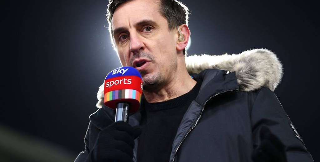 "Sport are the best way": Gary Neville speaks AGAINST the games halt