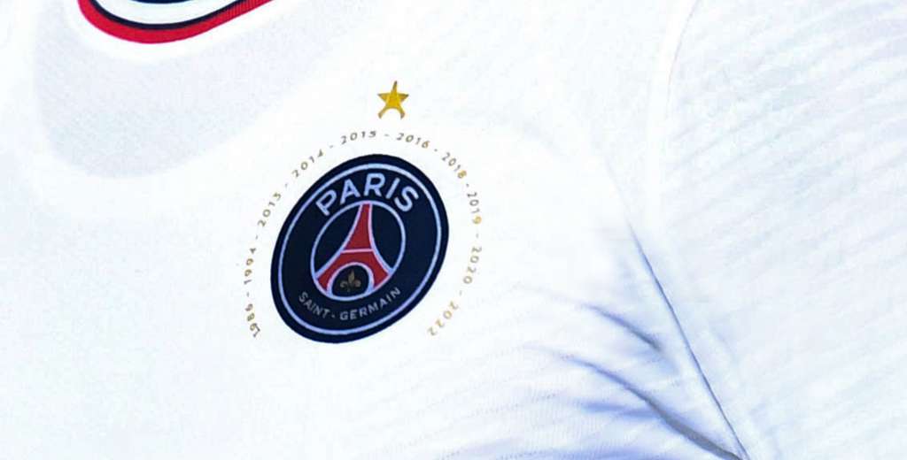 No quiso usar esta camiseta blanca y el PSG lo echa: "Afuera"