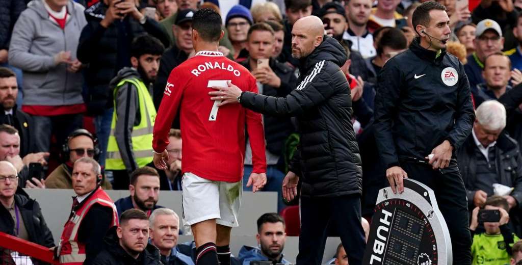 SHOCKING: Cristiano Ronaldo SPLIT from United squad by Erik ten Hag