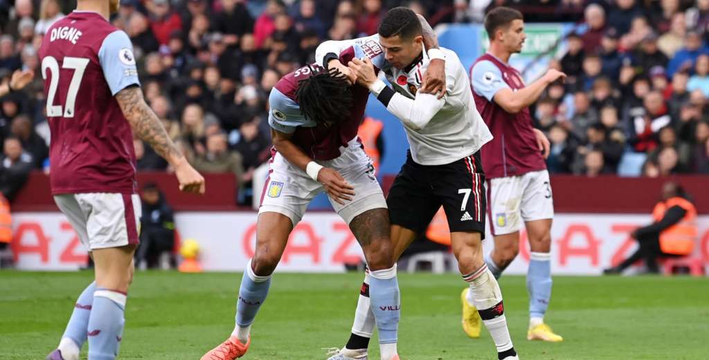 Nunca visto: Cristiano Ronaldo a los golpes con un rival del Aston Villa