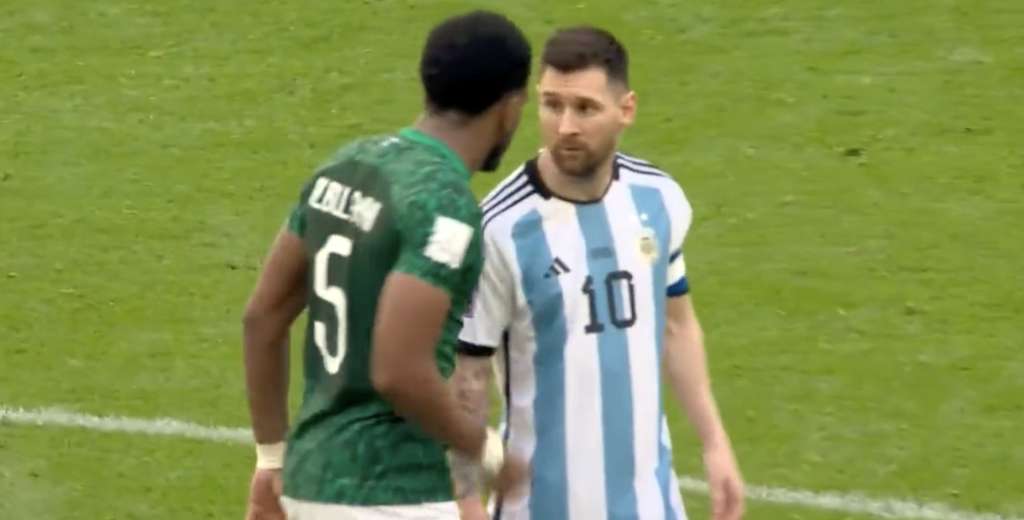 Qué momento: un rival de Arabia Saudita lo fue a buscar a Messi 