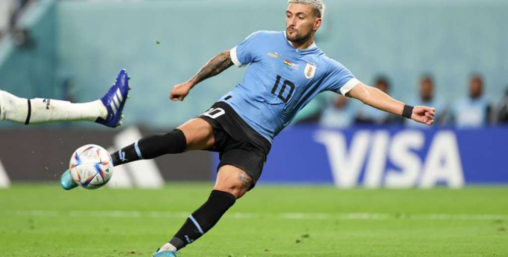 Al mejor estilo fútbol playa: El golazo que Uruguay le marcó a Ghana