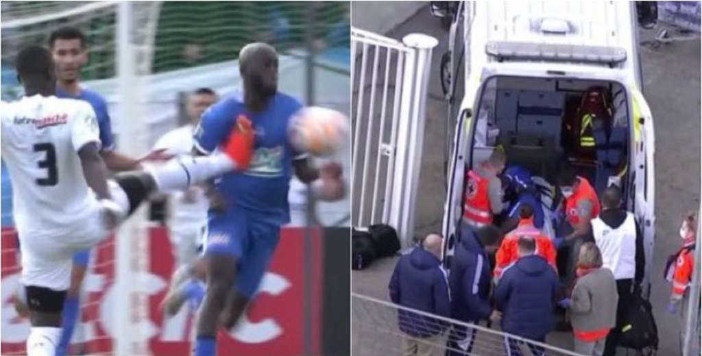 La patada del año: Eric Bailly fue expulsado y su rival terminó en ambulancia