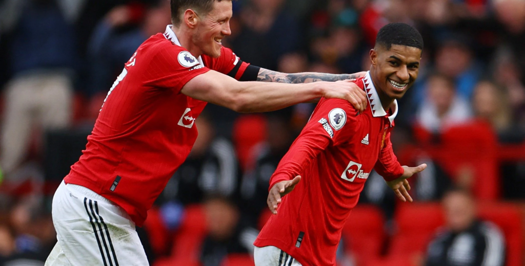 La Premier quedó al rojo vivo: El Manchester goleó al Leicester y sigue en la lucha