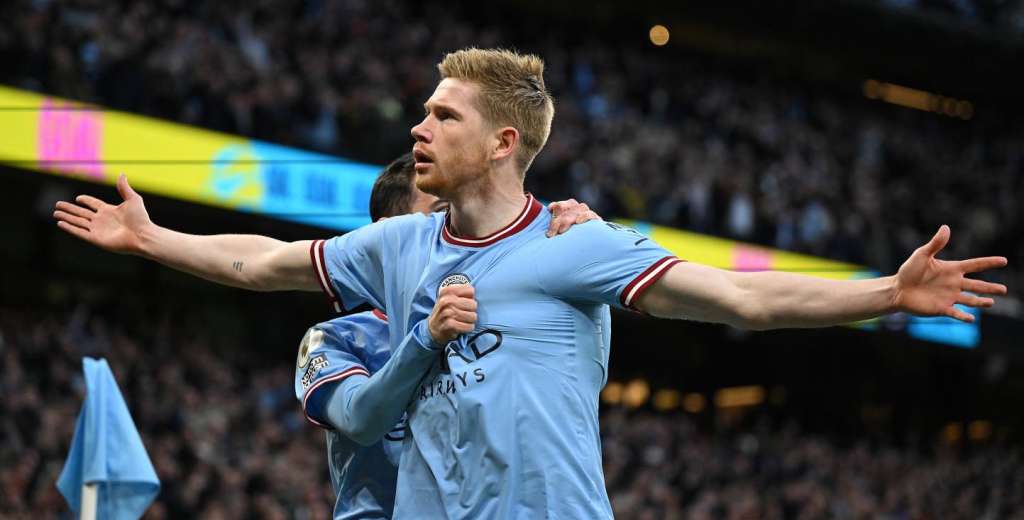 Manchester City arrasa y va por un histórico triplete