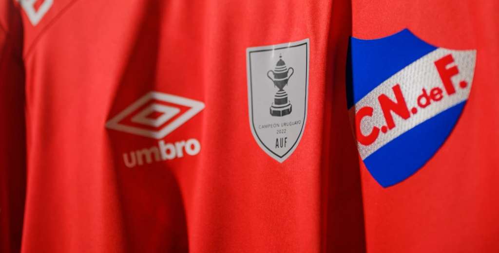 Nacional de Uruguay lanzó su nueva camiseta suplente roja