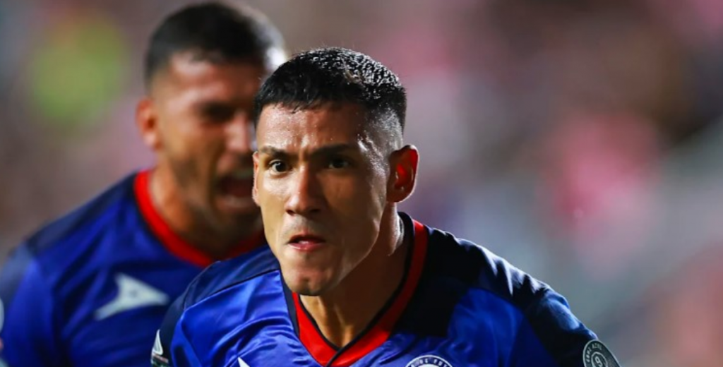 Una buena para Cruz Azul, se va un delantero que casi no hizo goles y ocupa cupo extranjero