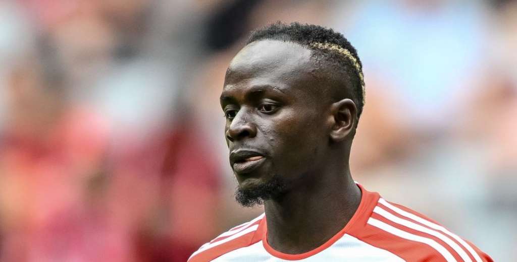 Arde Bayern: "A Mané lo echaron, molestaba que un africano ganara tanto dinero"