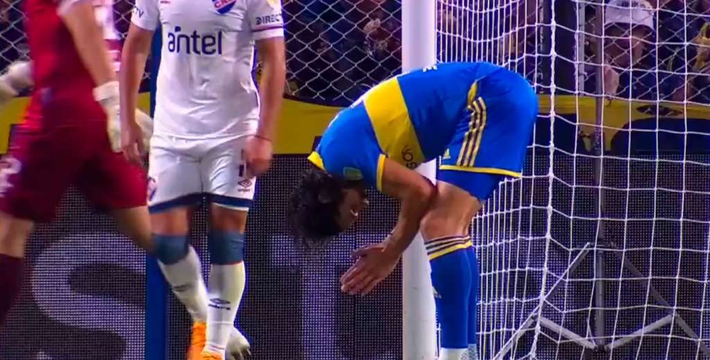 ¡Inexplicable! Edinson Cavani se perdió un gol abajo del arco