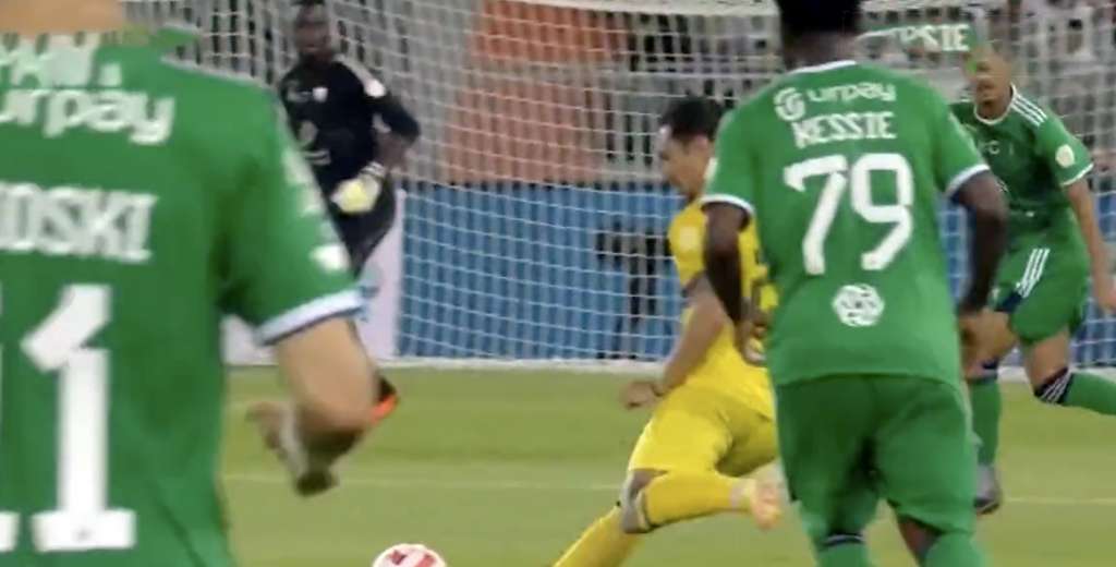 Papelón de Mendy en Arabia: sacó mal y le metieron un golazo