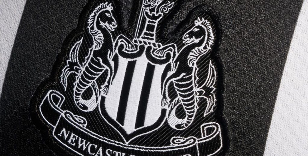 La historia detrás del escudo del Newcastle: la evolución a más de 120 años