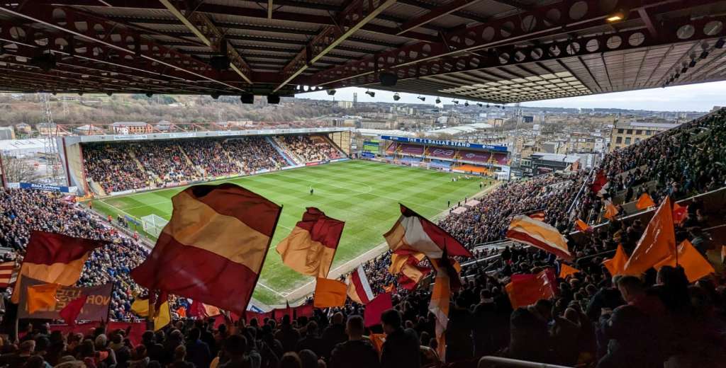 El club que lleva 17000 hinchas por partido y no puede salir de la cuarta división