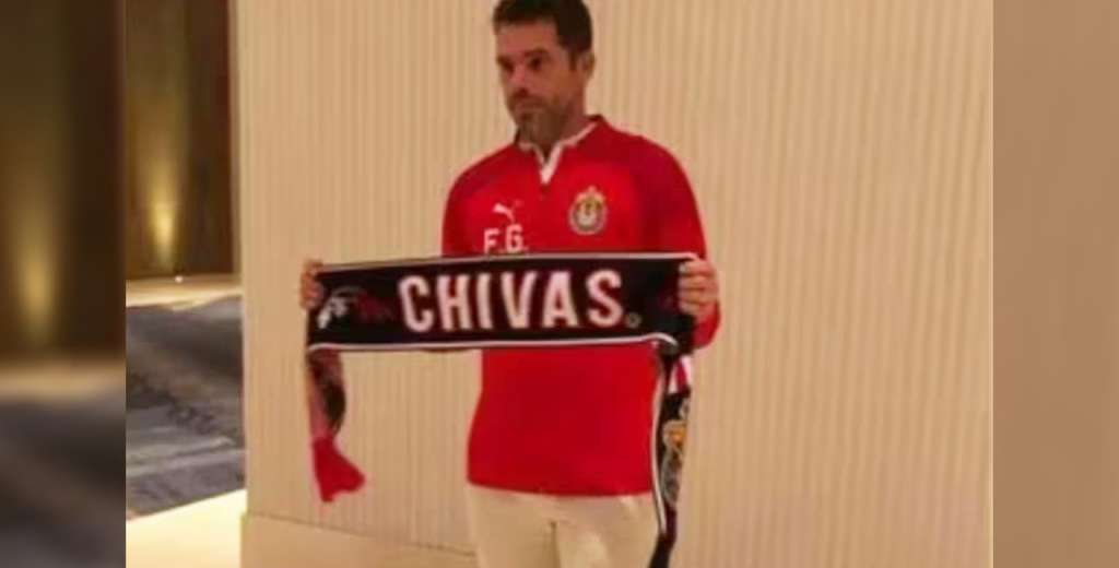 Insólito: la esposa de Gago se adelantó a Chivas y confirmó la llegada del DT argentino