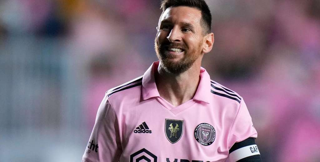 Uno de los mejores goleadores rendido ante Messi: "Amaría jugar con Messi"