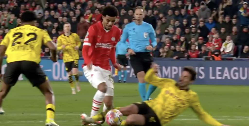 Escandaloso: el penal que le dieron al PSV para empatarle al Dortmund