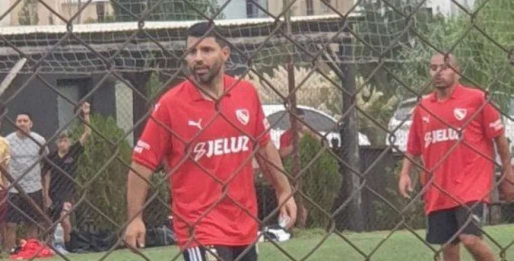 ¿Se acerca la vuelta? Kun Agüero jugó un partido con la camiseta de Independiente