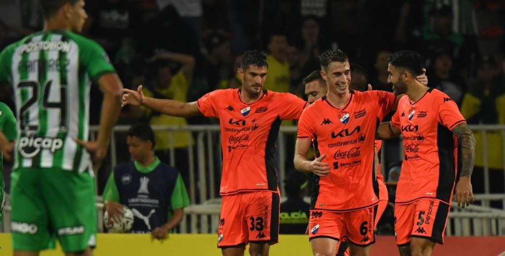 Atlético Nacional humillado y fuera de la Libertadores: Nacional de Paraguay lo aplastó