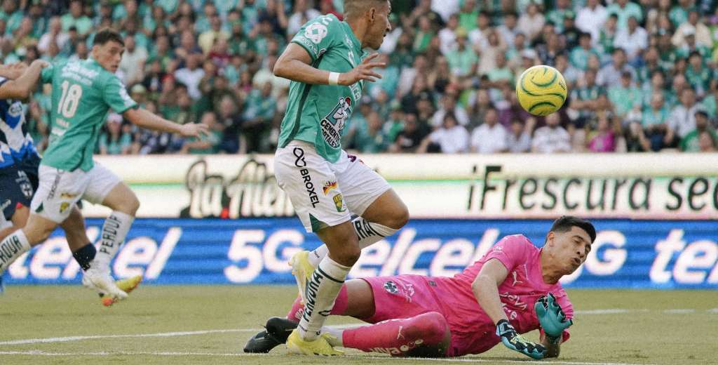 Qué pasa entre Rayados y Esteban Andrada con la renovación del arquero