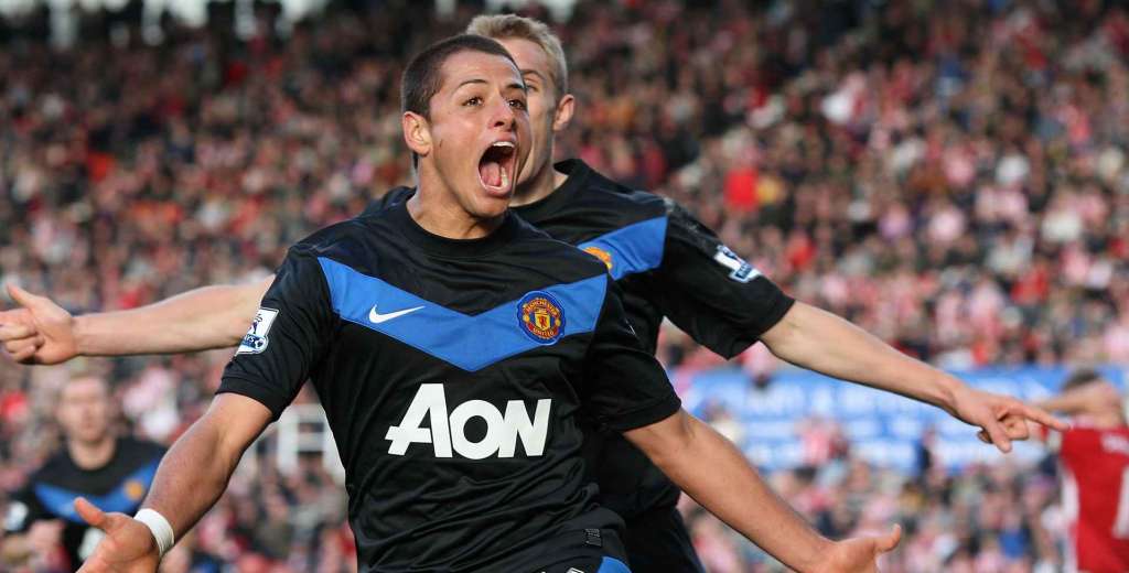 ¡Atentos rivales! Chicharito practicó su inolvidable gol de nuca en Manchester United